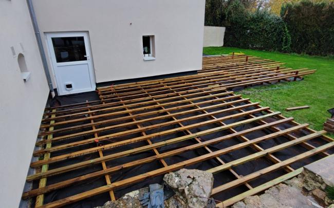 Constructeur de terrasse bois sur pilotis en Seine et Marne 77