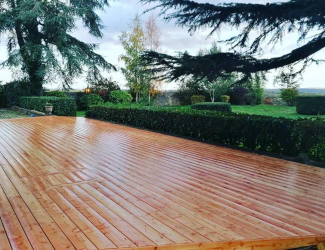 Terrasse en bois mélèze de 100m² à Meaux (77)